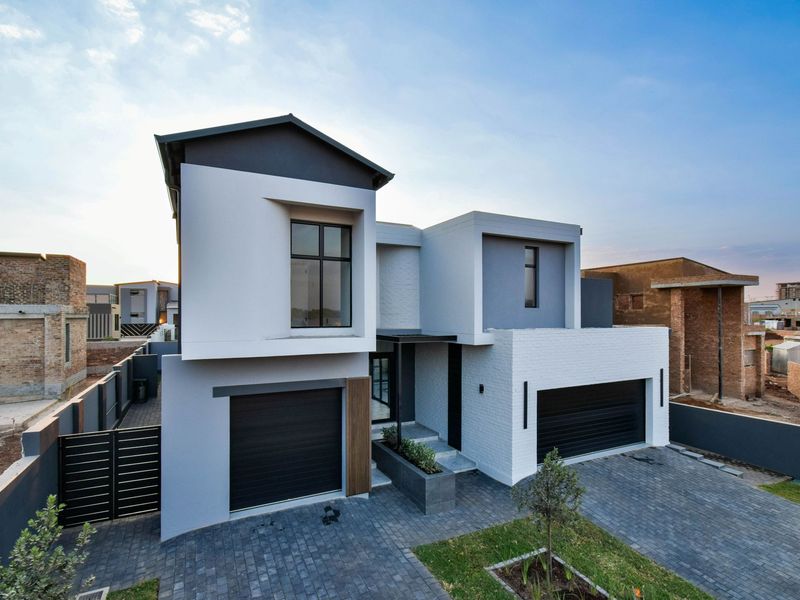 4 Bedroom.  4.5 Bath.  Full Staff room. Study. Pyjama lounge.  Pool. - Photo 6