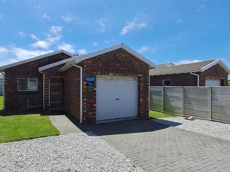 SALISBURY PARK 3 BED 2 BATH HOUSE WITH SINGLE GARAGE FOR RENT - Photo 2