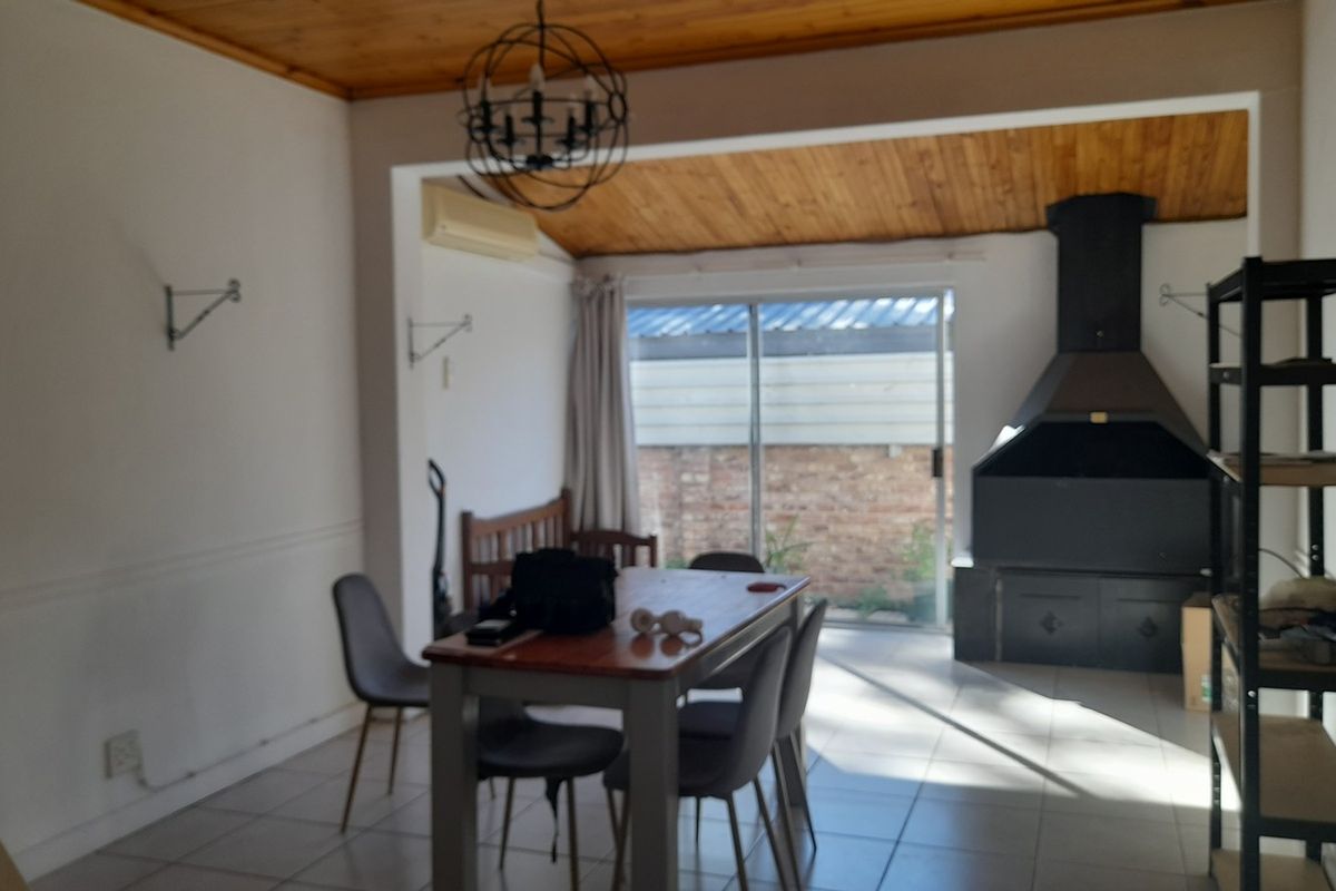 Cape Dutch Golden Oldie in Wesbank - Photo 5