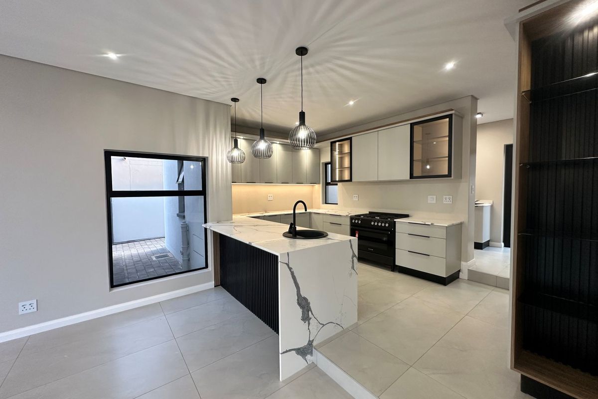 Brand-New 4-Bedroom Turnkey Home with Swimming Pool, Family Lounge & Staff Accommodation - Photo 3