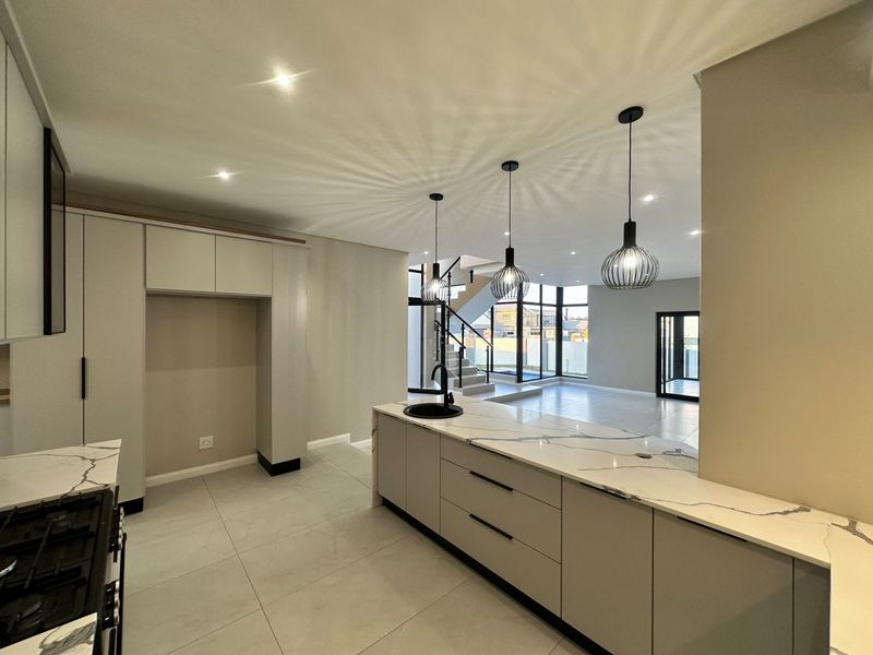 Brand-New 4-Bedroom Turnkey Home with Swimming Pool, Family Lounge & Staff Accommodation - Photo 7