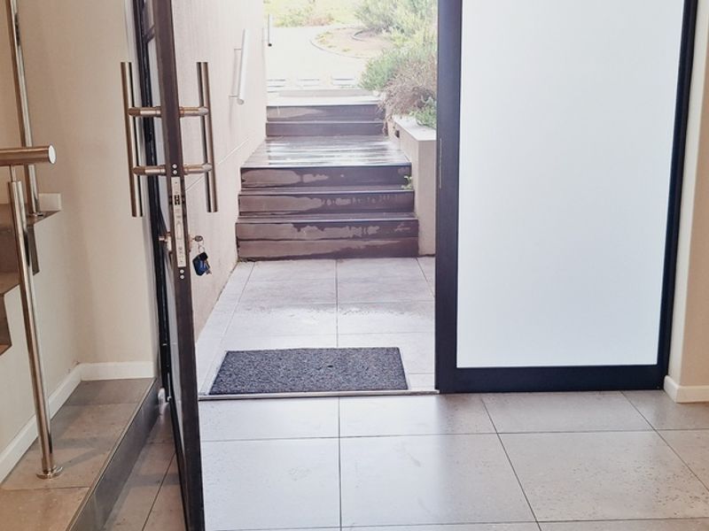 Nature and Water Enthusiasts home at Shark Bay, Langebaan - Photo 3