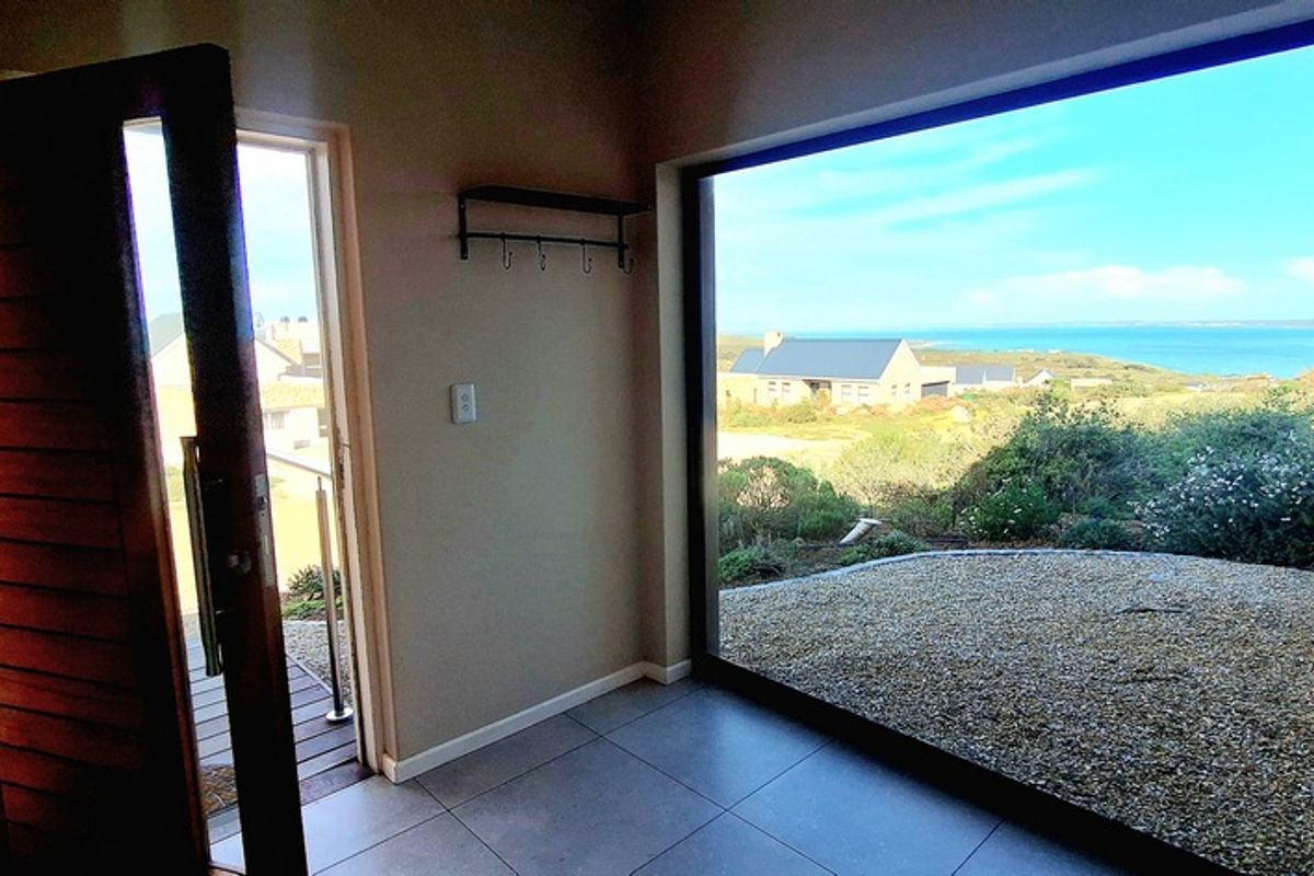 Spacious Nature Tranquil Home in Shark Bay, Langebaan - Photo 4