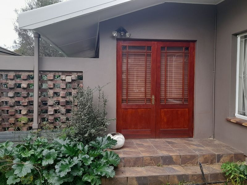 Stylish, Well-Designed Family Home - Photo 10