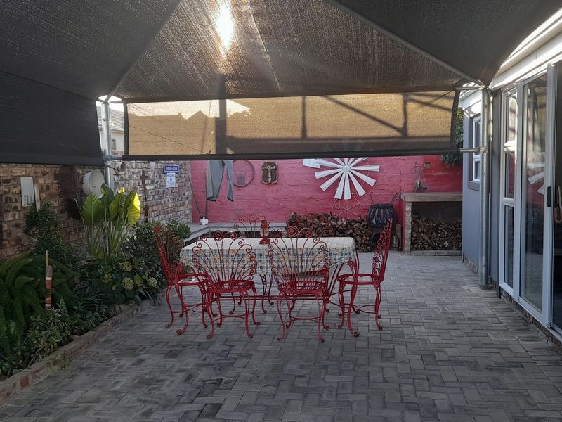 Entertainers Dream home in Popular Security Estate - Photo 10