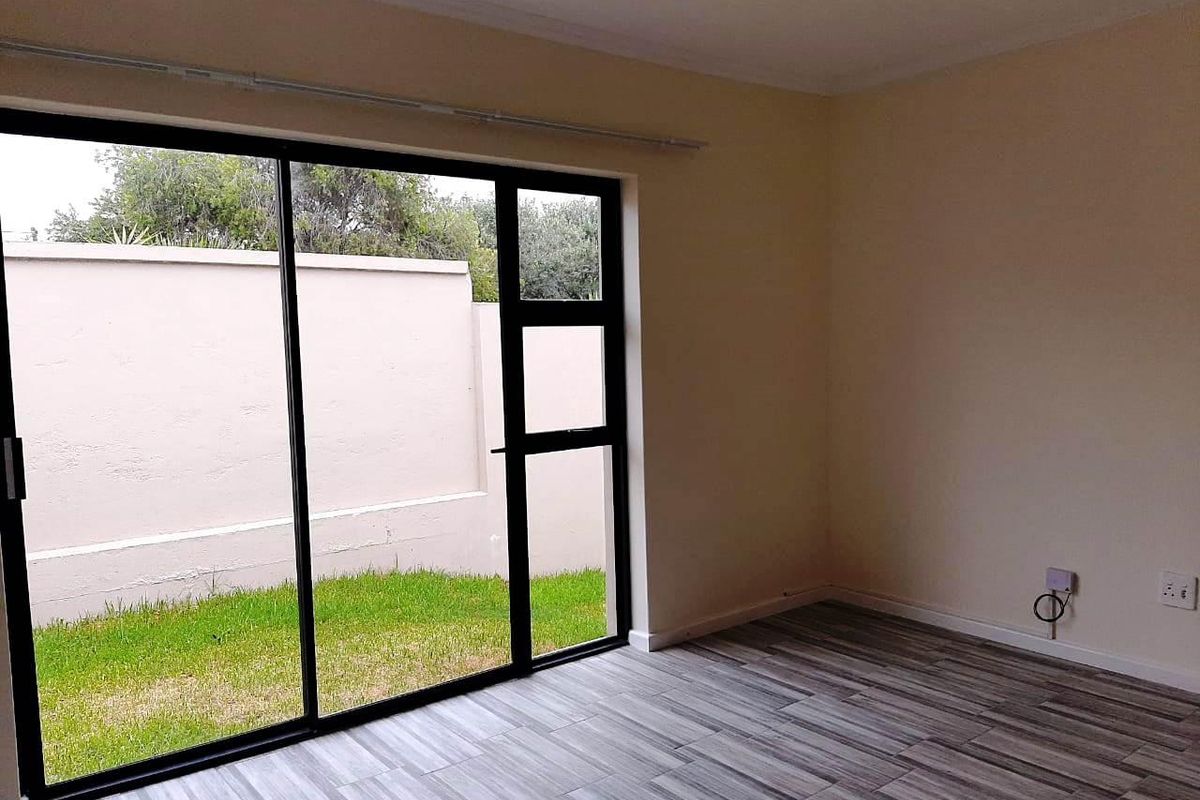 MOUNT PLEASANT 1 BED 1 BATH TOWNHOUSE FOR RENT - Photo 3