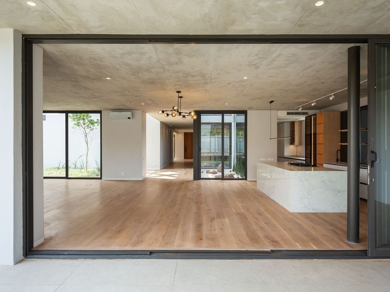 Luxury living in Hawaan Forest Estate - Photo 10