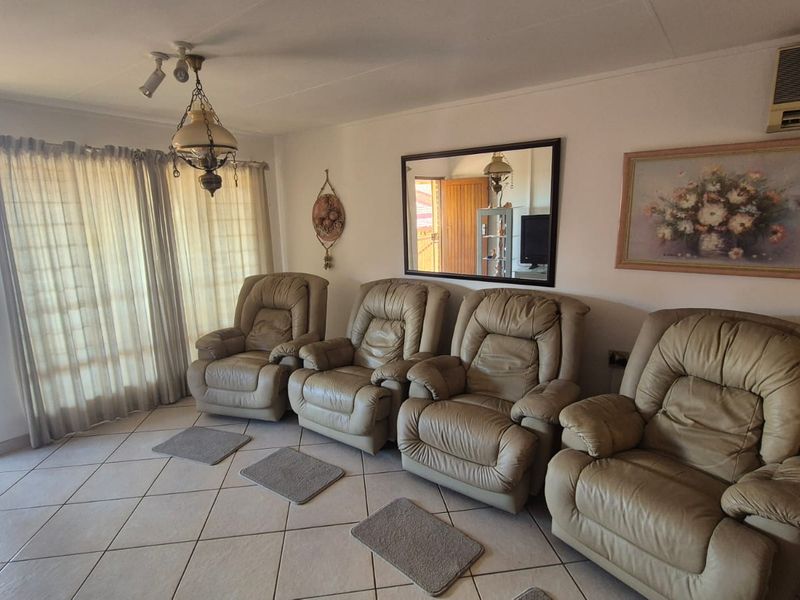 Renovated Retirement Unit with Scenic Views - Photo 10