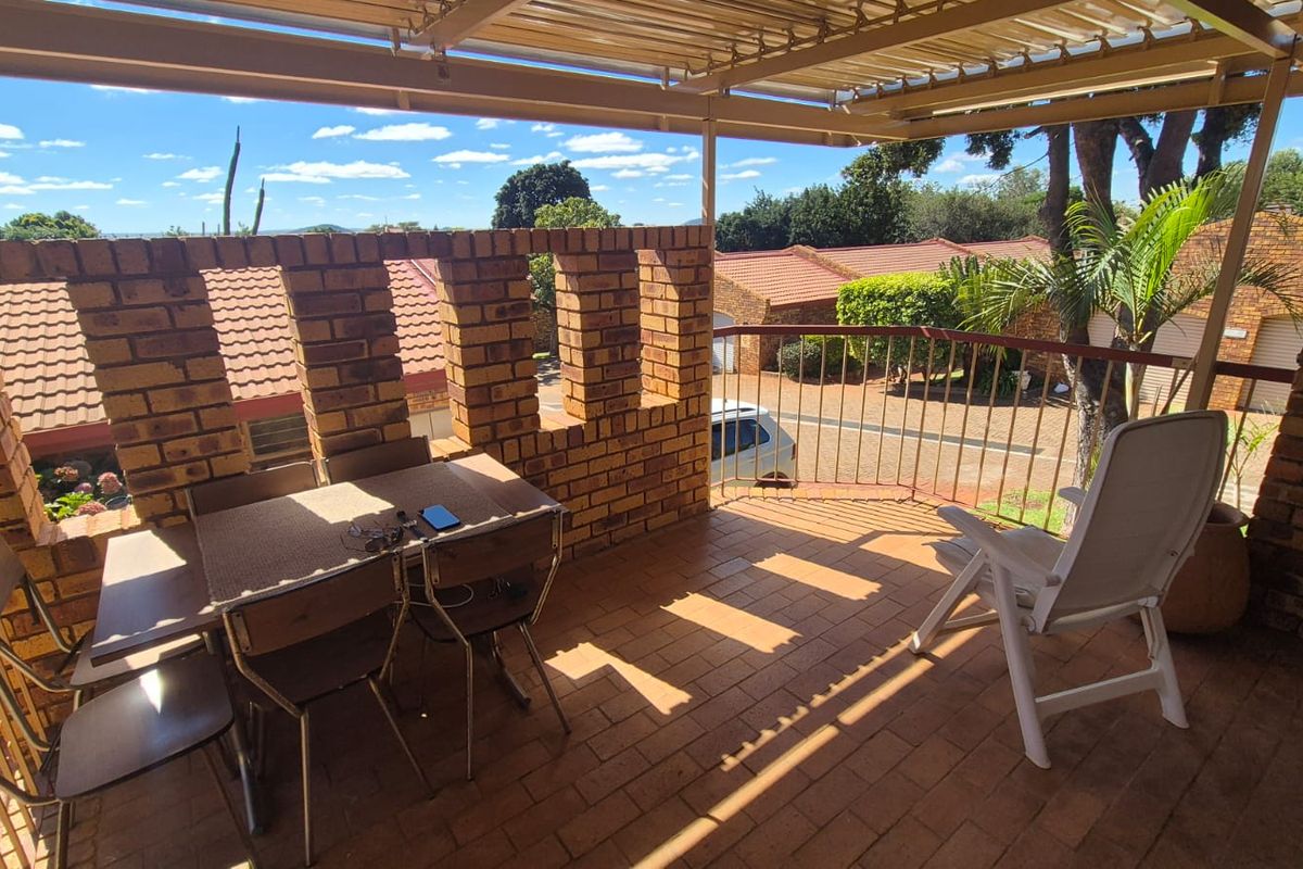 Renovated Retirement Unit with Scenic Views - Photo 3