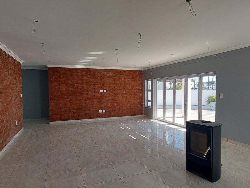 Immaculate Brand-New Home for Sale in Golden Mile, St Helena Bay. - Photo 6