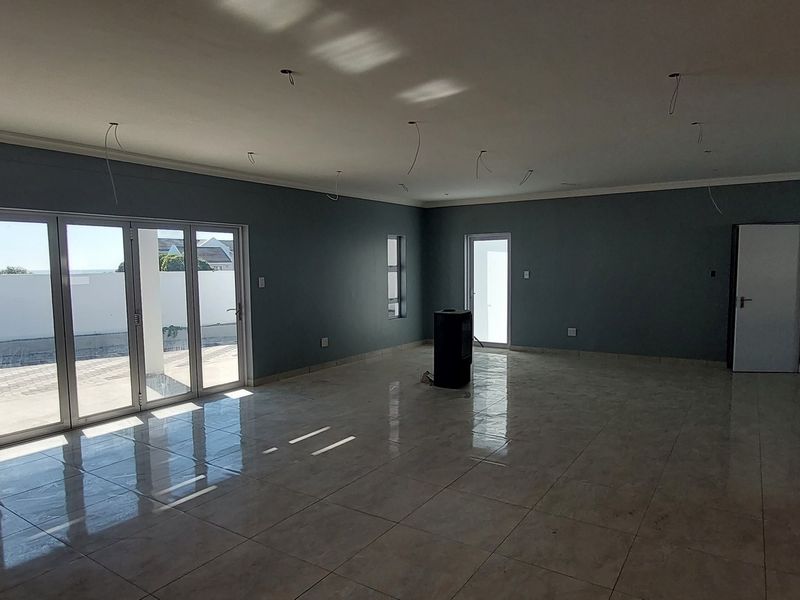 Immaculate Brand-New Home for Sale in Golden Mile, St Helena Bay. - Photo 9