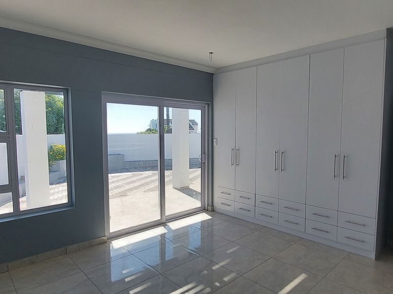 Immaculate Brand-New Home for Sale in Golden Mile, St Helena Bay. - Photo 7