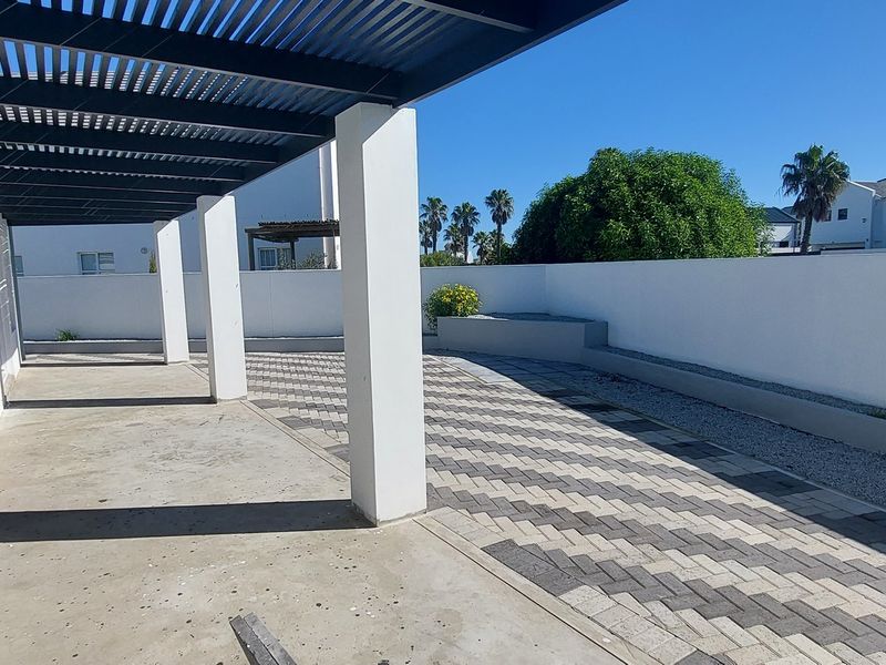 Immaculate Brand-New Home for Sale in Golden Mile, St Helena Bay. - Photo 2