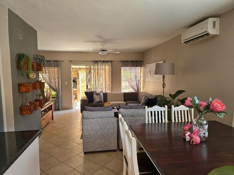 Spacious Duplex with Private Garden in a Popular Complex - Photo 9