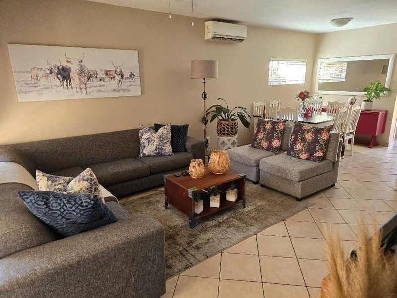 Spacious Duplex with Private Garden in a Popular Complex - Photo 6
