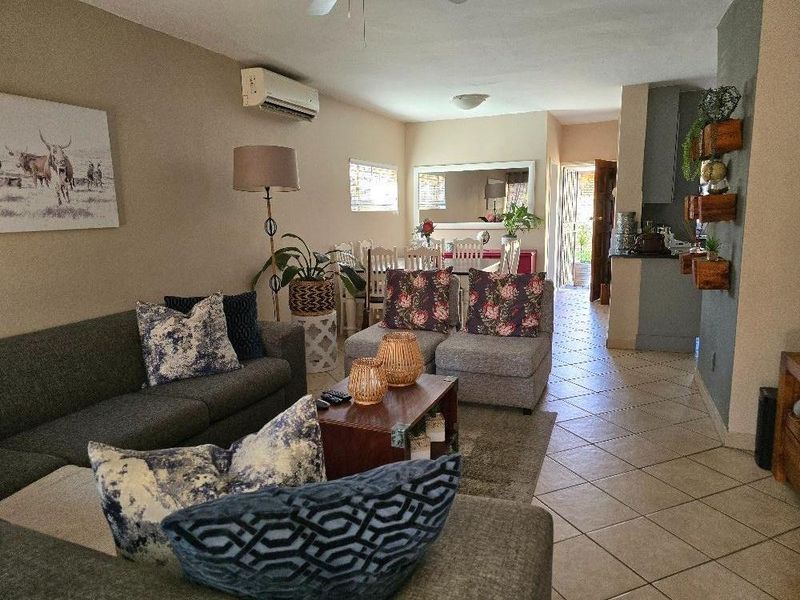 Spacious Duplex with Private Garden in a Popular Complex - Photo 7