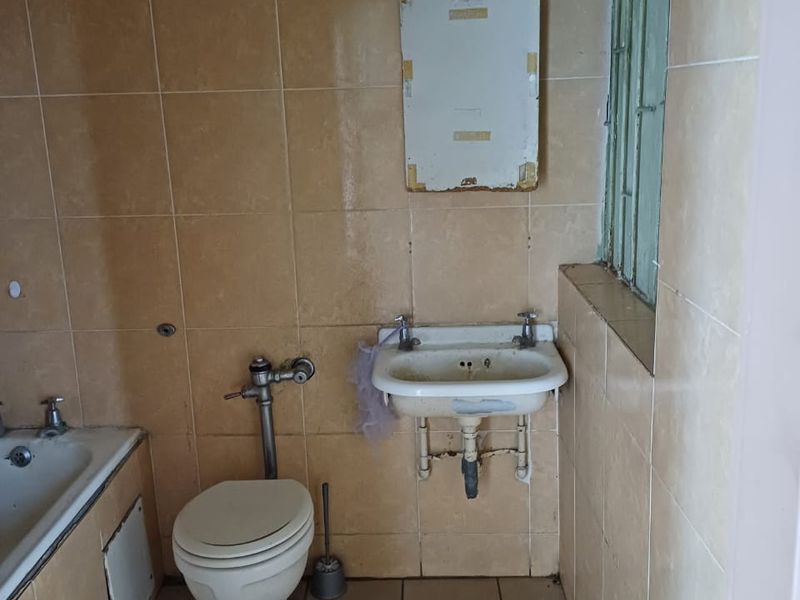 One bedroom - Bond Payment less than Renting! - Photo 5