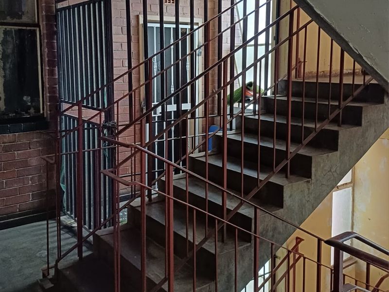 One bedroom - Bond Payment less than Renting! - Photo 8