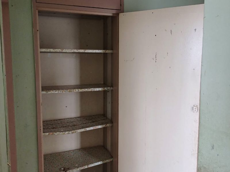 One bedroom - Bond Payment less than Renting! - Photo 6