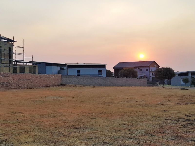 Prime fairway location overlooking the dam. - Photo 6