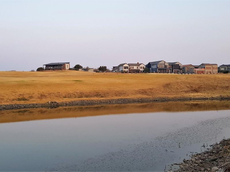 Prime fairway location overlooking the dam. - Photo 2