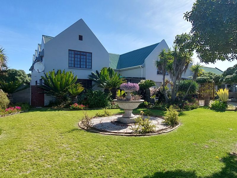 Six-Bedroom Home with Separate Two-Bedroom Cottage for Sale in Long Acres Country Estate, Langebaan - Photo 1