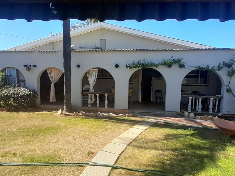 Four Bedroom Home for Sale In Wesbank, Oudtshoorn - Photo 5