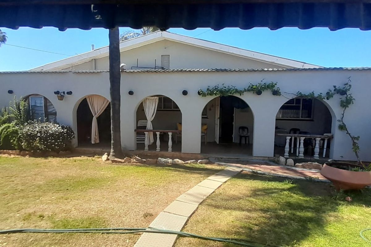 Four Bedroom Home for Sale In Wesbank, Oudtshoorn - Photo 5