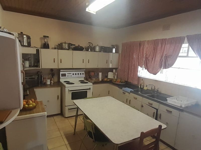 Four Bedroom Home for Sale In Wesbank, Oudtshoorn - Photo 4