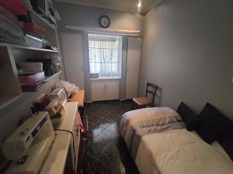 Introducing the Ideal Family Home with a 1 Bedroom Flat in Generaal de Wet Street, Pretoria North - Photo 9