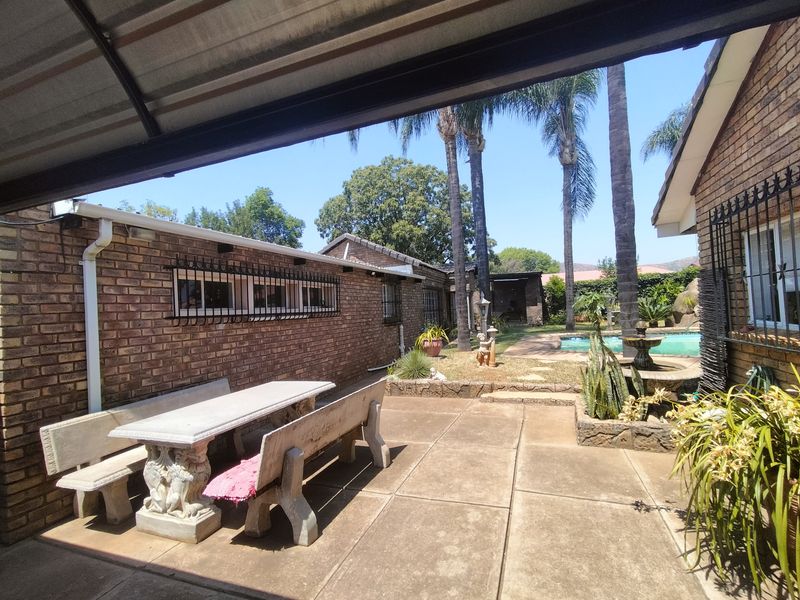 Introducing the Ideal Family Home with a 1 Bedroom Flat in Generaal de Wet Street, Pretoria North - Photo 3