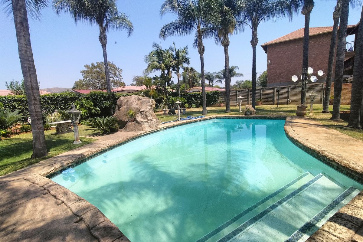 Introducing the Ideal Family Home with a 1 Bedroom Flat in Generaal de Wet Street, Pretoria North - Photo 2
