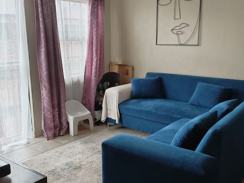 IMMACULATE TWO BEDROOM APARTMENT NOW AVAILABLE. - Photo 5