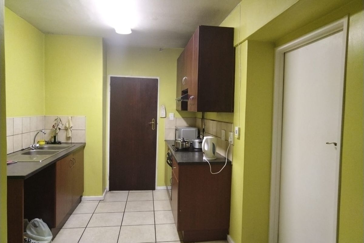 TWO BEDROOM FLAT NOW AVAILABLE! - Photo 3