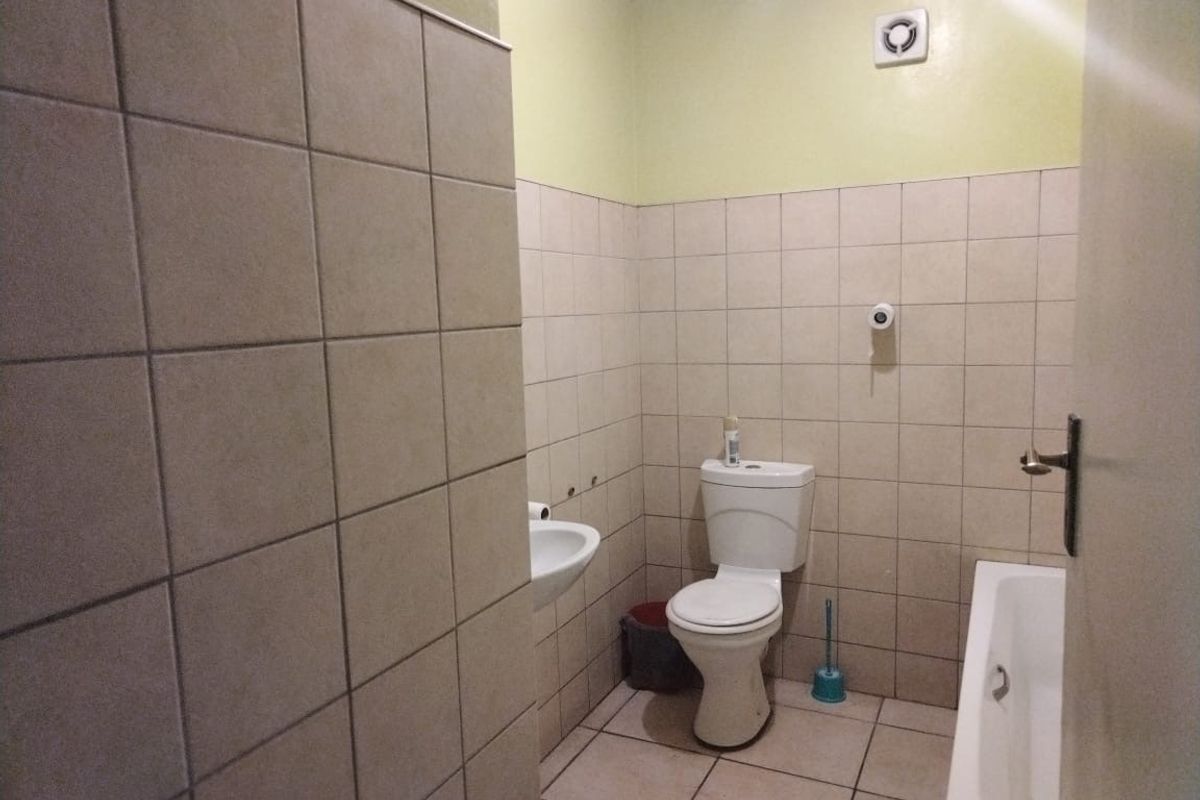 TWO BEDROOM FLAT NOW AVAILABLE! - Photo 5