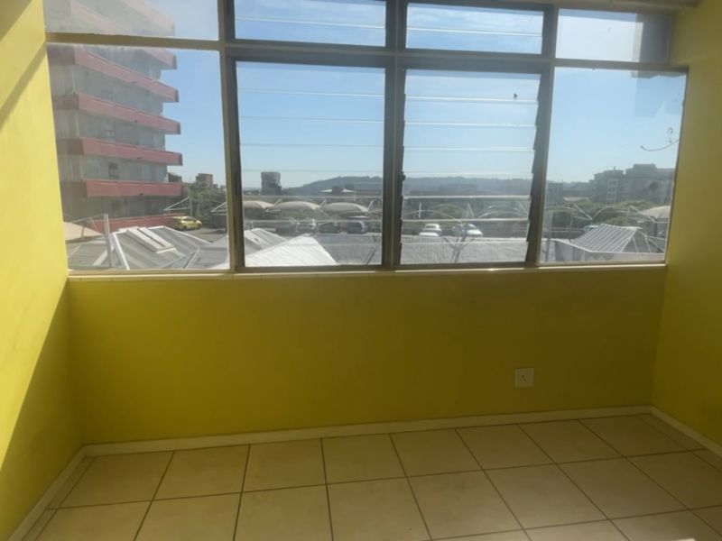 TWO BEDROOM FLAT NOW AVAILABLE! - Photo 7