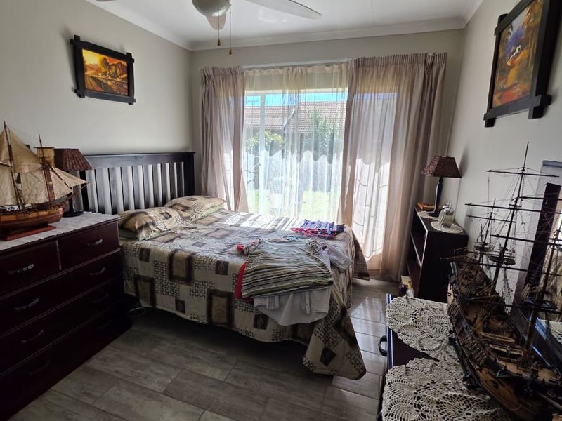 Immaculate 3-Bedroom Townhouse with Solar Power, Stylish Finishes & Private Garden - Photo 10