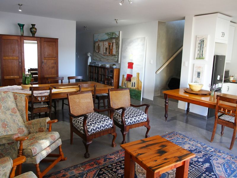 5-Bedroom Home with Shared Private Jetty in Port Owen - Photo 4