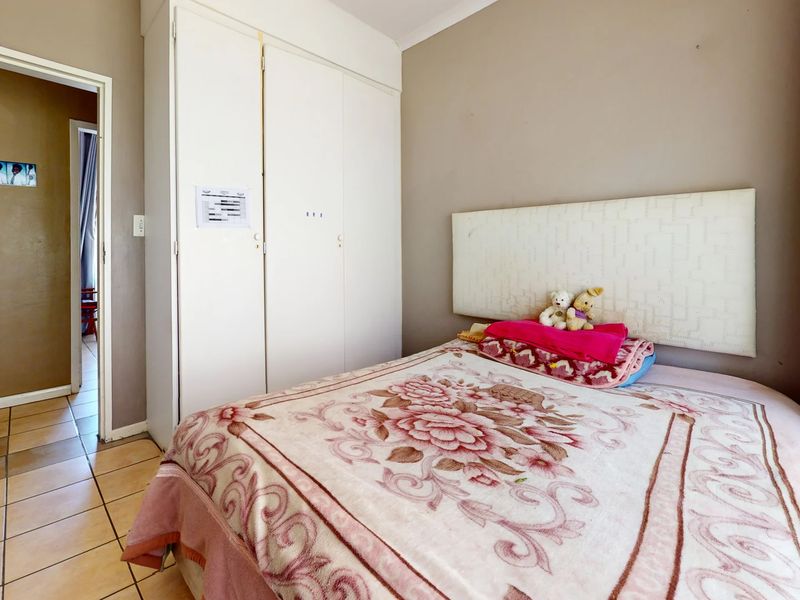 Charming 3-Bedroom Duet in an Upmarket Location - Photo 10