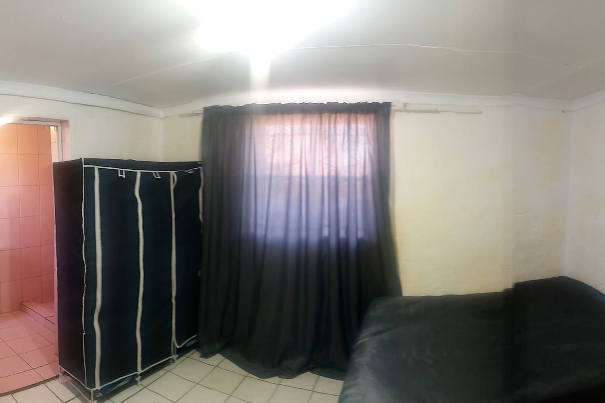 2 Bed 1 Bath Free Standing Home For SALE @ R770,000. Prime Location of Moroka, Johannesburg - Photo 5