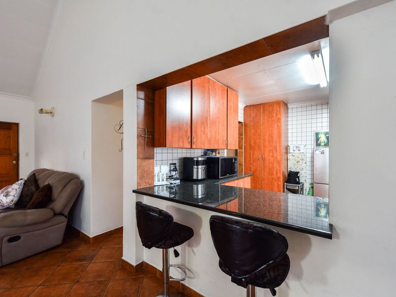 Full Title 3 Bedroom Townhouse - Photo 9