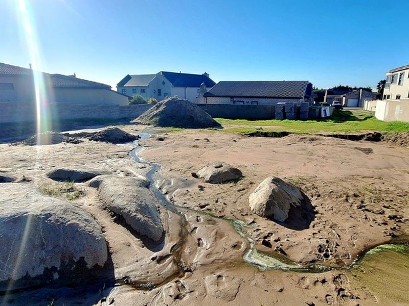 Spacious 1,013m2 plot in Myburgh Park - Photo 6