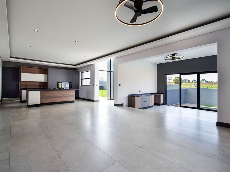 Spacious Double-Storey Home with Seamless Indoor-Outdoor Living - Photo 2