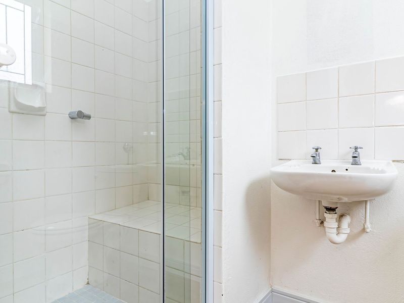 Studio unit ffor over 50's for rent in Hermanus - Photo 3