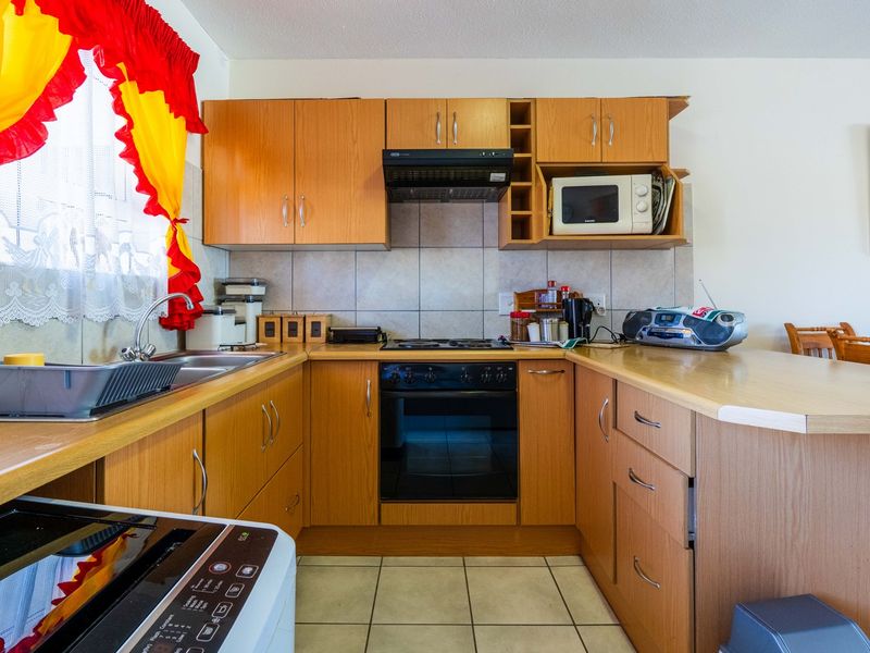 Stunning Apartment For Sale in Hartenbos - Photo 6