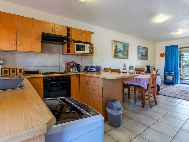 Stunning Apartment For Sale in Hartenbos - Photo 8