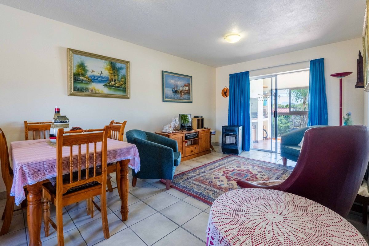 Stunning Apartment For Sale in Hartenbos - Photo 4