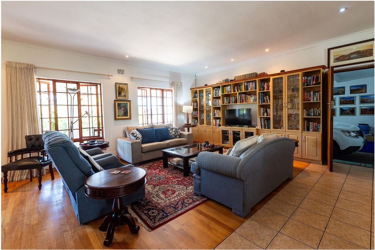 Four Bedroom Home for Sale in Kleinmond - Photo 4