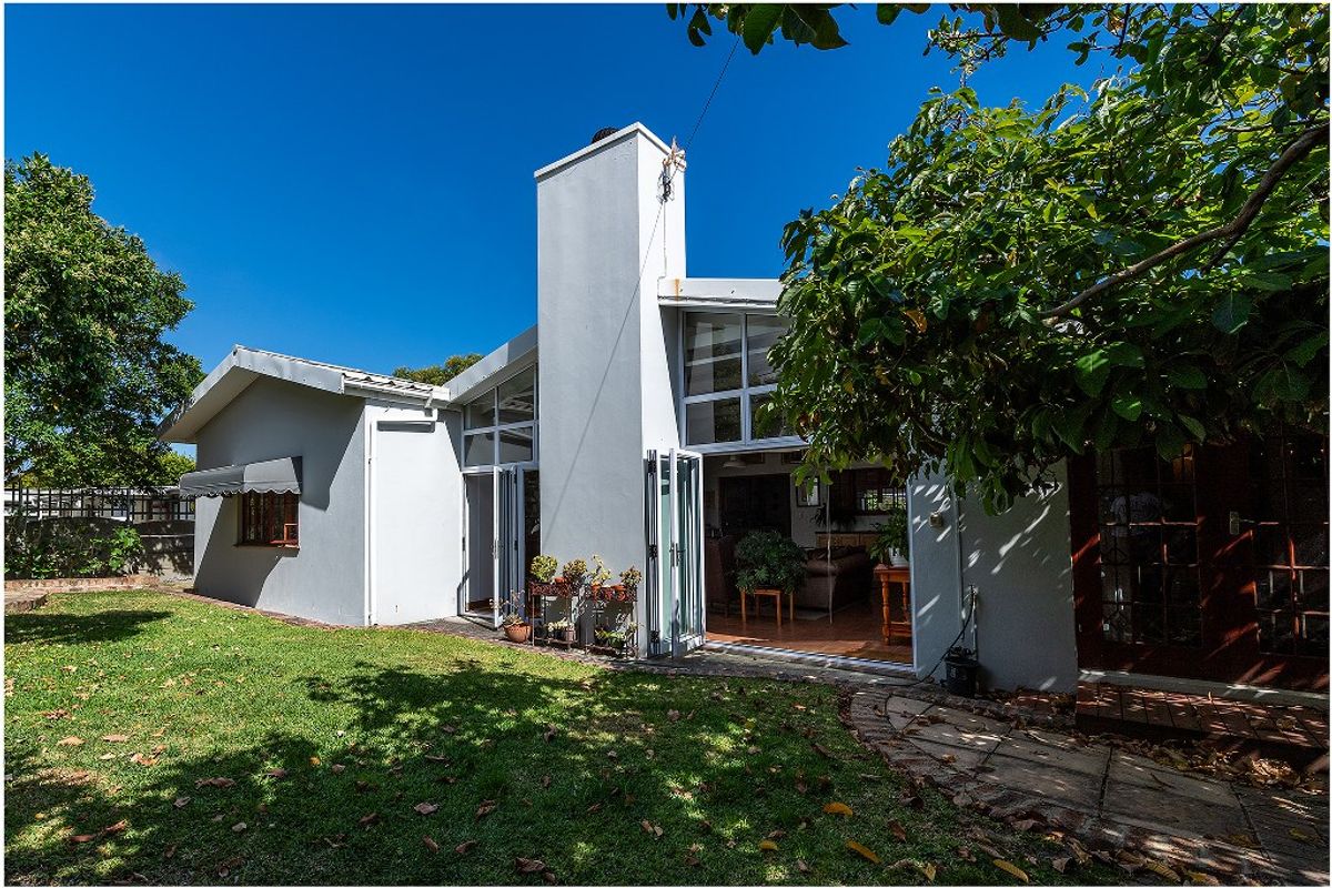 Four Bedroom Home for Sale in Kleinmond - Photo 2