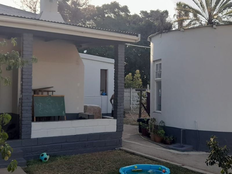 Karoo Style Home with Lovely Succulent Garden and Pond - Photo 10